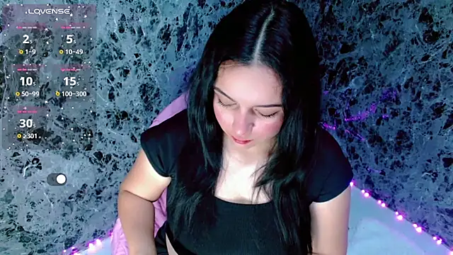 Lanna belle28 online show from December 4, 2025, 1:54 pm