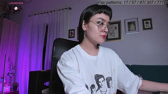 Conlosmichis online show from March 14, 2025, 10:05 pm