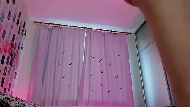 Vanessa Verona online show from October 8, 2025, 5:53 am