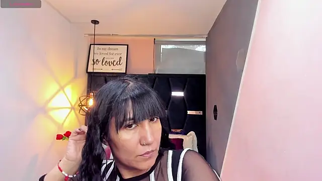 Snapshot of GiaFox_ chatting on October 24, 2025, 1:10 pm GiaFox online show from October 24, 2025, 1:10 pm