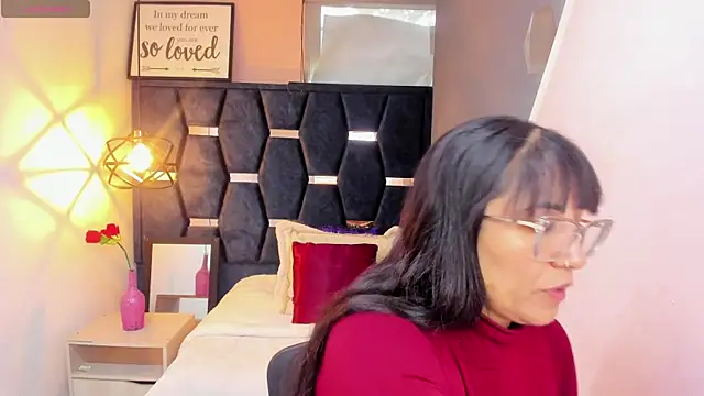 Snapshot of GiaFox_ chatting on October 23, 2025, 1:54 pm GiaFox online show from October 23, 2025, 1:54 pm