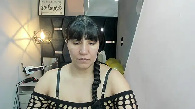 Snapshot of GiaFox_ chatting on November 17, 2025, 1:26 pm GiaFox online show from November 17, 2025, 1:26 pm