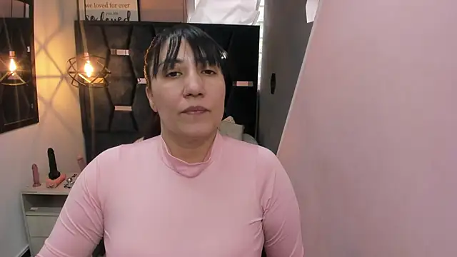 Snapshot of GiaFox_ chatting on December 3, 2025, 1:10 pm GiaFox online show from December 3, 2025, 1:10 pm