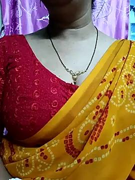 Snapshot of Rosy-B chatting on February 17, 2025, 12:11 am Rosy-B online show from February 17, 2025, 12:11 am