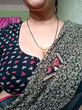 Snapshot of Rosy-B chatting on January 13, 2026, 9:35 am Rosy-B online show from January 13, 2026, 9:35 am