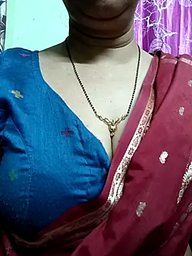 Snapshot of Rosy-B chatting on March 14, 2026, 10:49 pm Rosy-B online show from March 14, 2026, 10:49 pm