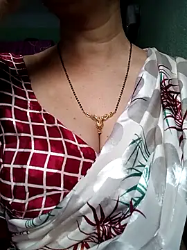 Snapshot of Rosy-B chatting on February 17, 2026, 12:52 am Rosy-B online show from February 17, 2026, 12:52 am