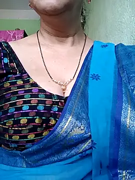 Snapshot of Rosy-B chatting on November 11, 2025, 9:48 am Rosy-B online show from November 11, 2025, 9:48 am