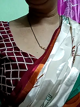 Snapshot of Rosy-B chatting on March 13, 2026, 9:42 pm Rosy-B online show from March 13, 2026, 9:42 pm