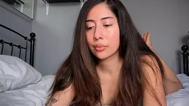 Snapshot of LorenaAnderson chatting on May 23, 2026, 10:47 am LorenaAnderson online show from May 23, 2026, 10:47 am