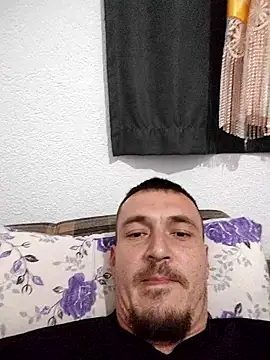 mayk18cm online show from November 14, 2025, 9:40 pm