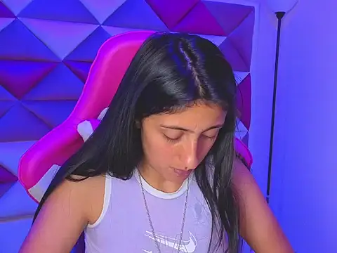 Snapshot of Cameron_cutte chatting on November 5, 2025, 8:12 pm Cameron cutte online show from November 5, 2025, 8:12 pm