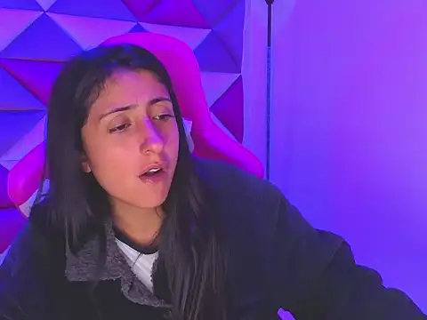 Snapshot of Cameron_cutte chatting on December 5, 2025, 3:05 am Cameron cutte online show from December 5, 2025, 3:05 am