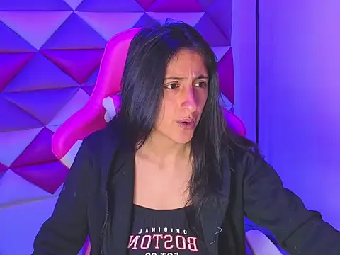 Snapshot of Cameron_cutte chatting on November 20, 2025, 3:18 am Cameron cutte online show from November 20, 2025, 3:18 am