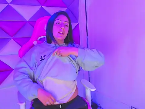 Snapshot of Cameron_cutte chatting on December 2, 2025, 3:19 am Cameron cutte online show from December 2, 2025, 3:19 am