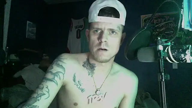 Snapshot of traejddd chatting on April 3, 2026, 5:58 am traejddd online show from April 3, 2026, 5:58 am