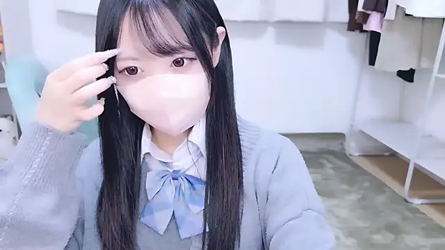 Snapshot of Suzu_ch_xx chatting on October 25, 2025, 2:07 pm Suzu ch xx online show from October 25, 2025, 2:07 pm