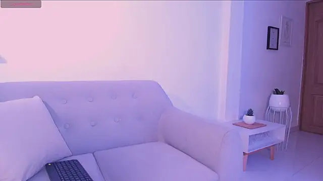 DannaHyde online show from November 21, 2025, 6:51 pm