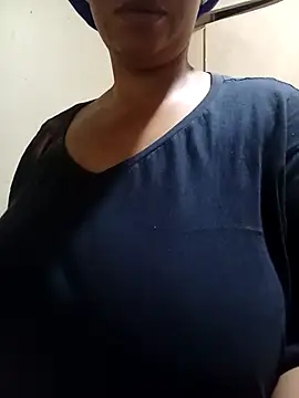 Snapshot of FreakyAngel3X chatting on November 25, 2025, 2:50 pm FreakyAngel3X online show from November 25, 2025, 2:50 pm