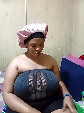 Snapshot of FreakyAngel3X chatting on December 15, 2025, 3:51 pm FreakyAngel3X online show from December 15, 2025, 3:51 pm