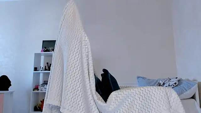 Snapshot of Britney_Ross chatting on March 11, 2025, 6:30 am Britney Ross online show from March 11, 2025, 6:30 am