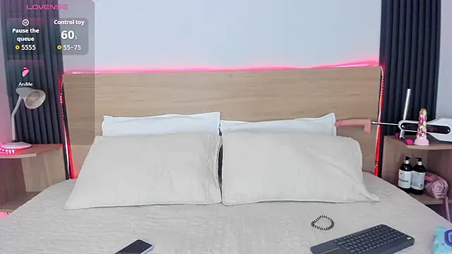 Chiqui milk  online show from September 16, 2025, 7:15 pm