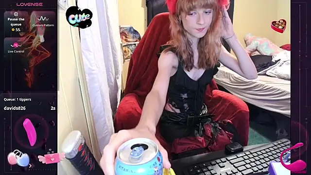 Snapshot of Rosieneko chatting on October 29, 2025, 8:02 am Rosieneko online show from October 29, 2025, 8:02 am