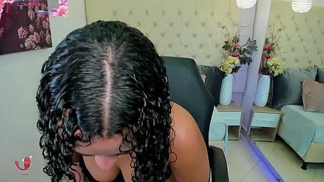 kitty kayo online show from October 3, 2025, 3:52 am