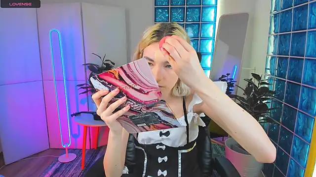 Snapshot of Mia_Cheers chatting on February 14, 2025, 1:51 pm Mia Cheers online show from February 14, 2025, 1:51 pm