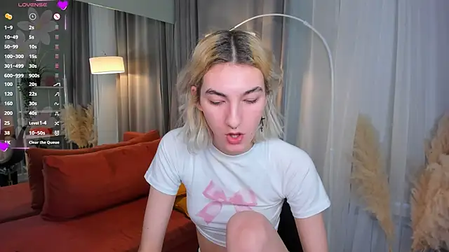 Snapshot of Mia_Cheers chatting on March 3, 2025, 1:45 pm Mia Cheers online show from March 3, 2025, 1:45 pm