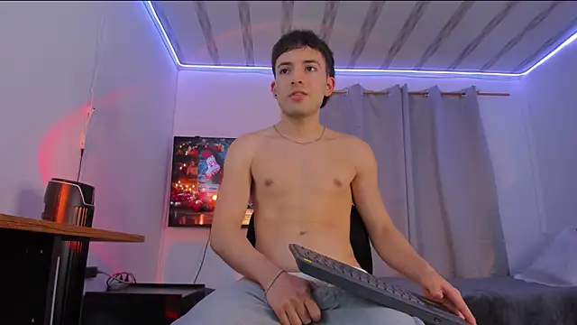 Snapshot of bower_and_colucci chatting on December 4, 2025, 11:37 pm bower and colucci online show from December 4, 2025, 11:37 pm