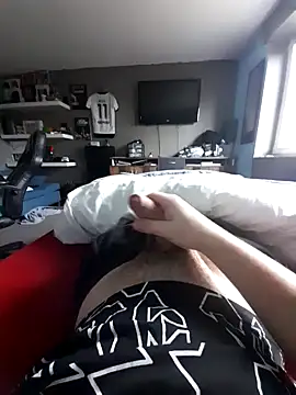 Snapshot of joel43278 chatting on January 2, 2025, 2:13 pm joel43278 online show from January 2, 2025, 2:13 pm