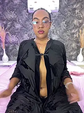 Snapshot of Esmeralda_Duarte chatting on July 2, 2026, 10:32 am Esmeralda Duarte online show from July 2, 2026, 10:32 am