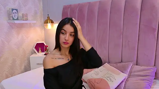 Snapshot of LeenaBrown chatting on May 21, 2026, 12:35 pm LeenaBrown online show from May 21, 2026, 12:35 pm