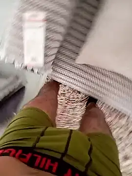 Kurtsikicixh online show from February 23, 2026, 2:39 pm