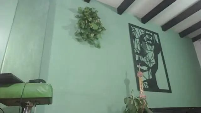 thirstymoonxx online show from November 26, 2025, 4:23 am