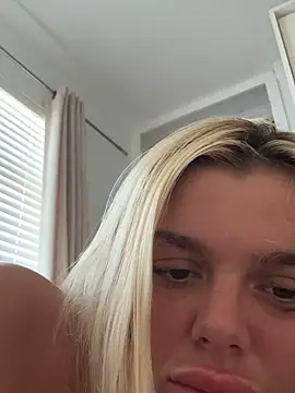 IrishTeenBarbie69 online show from April 10, 2026, 10:22 am