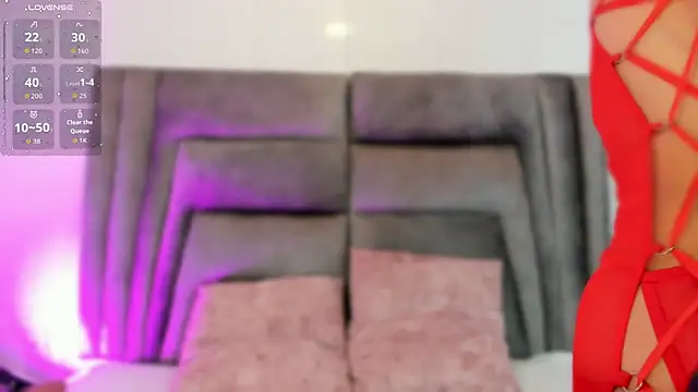 Snapshot of sophiee_smith chatting on September 16, 2025, 11:44 am sophiee smith online show from September 16, 2025, 11:44 am