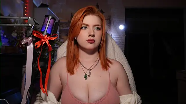 Snapshot of Chriss_Fox chatting on February 26, 2025, 3:21 pm Chriss Fox online show from February 26, 2025, 3:21 pm