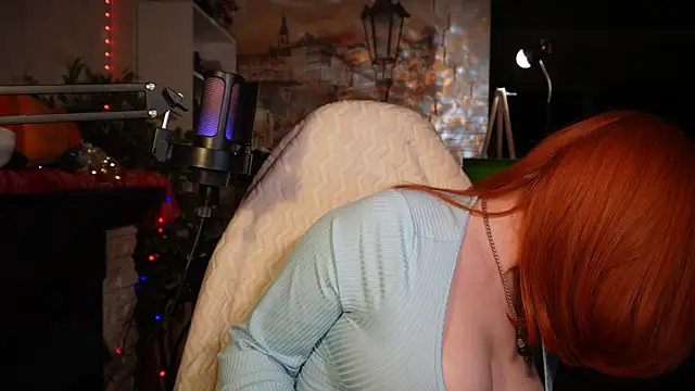 Snapshot of Chriss_Fox chatting on February 6, 2025, 6:35 pm Chriss Fox online show from February 6, 2025, 6:35 pm