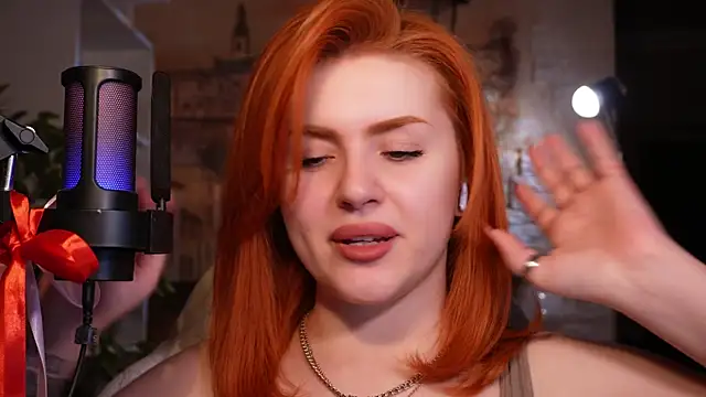 Snapshot of Chriss_Fox chatting on February 19, 2025, 3:27 pm Chriss Fox online show from February 19, 2025, 3:27 pm