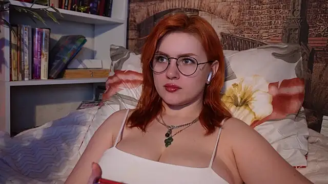 Snapshot of Chriss_Fox chatting on February 17, 2025, 3:11 pm Chriss Fox online show from February 17, 2025, 3:11 pm