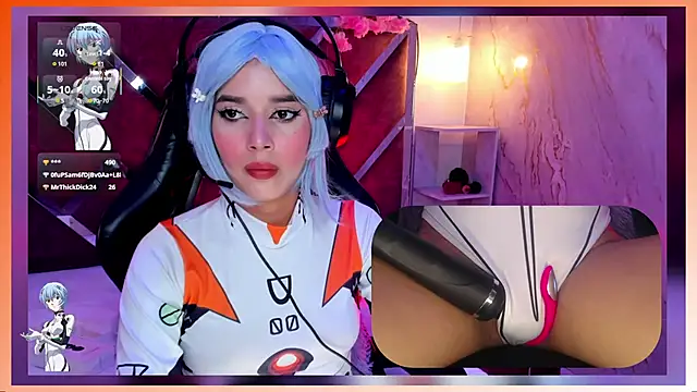 SweetieCloe  online show from September 12, 2025, 7:35 pm