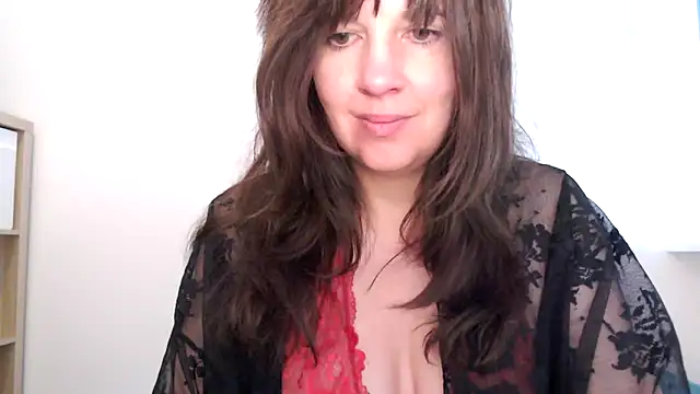 Snapshot of Ella_Next_Door chatting on December 21, 2025, 9:00 am Ella Next Door online show from December 21, 2025, 9:00 am