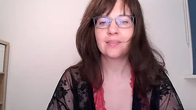 Snapshot of Ella_Next_Door chatting on December 21, 2025, 9:37 pm Ella Next Door online show from December 21, 2025, 9:37 pm