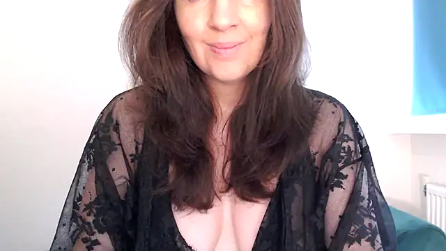 Snapshot of Ella_Next_Door chatting on February 28, 2026, 10:59 am Ella Next Door online show from February 28, 2026, 10:59 am