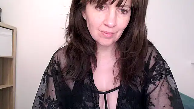 Snapshot of Ella_Next_Door chatting on January 9, 2026, 10:17 pm Ella Next Door online show from January 9, 2026, 10:17 pm