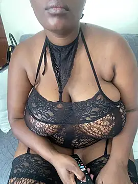 Snapshot of Naughty-sonia2 chatting on February 2, 2026, 7:40 am Naughty-sonia2 online show from February 2, 2026, 7:40 am