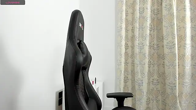 Snapshot of Sweet-bb chatting on March 8, 2025, 5:01 pm Sweet-bb online show from March 8, 2025, 5:01 pm