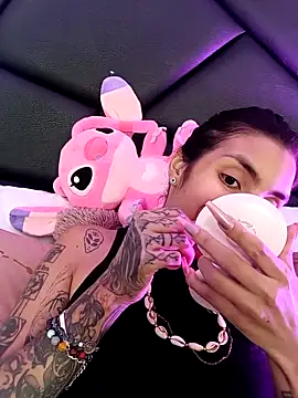 DeuxGold online show from February 13, 2026, 3:39 am